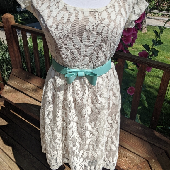 My Michelle lace dress size 7 - Picture 2 of 7